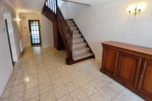 Entrance Hall- click for photo gallery